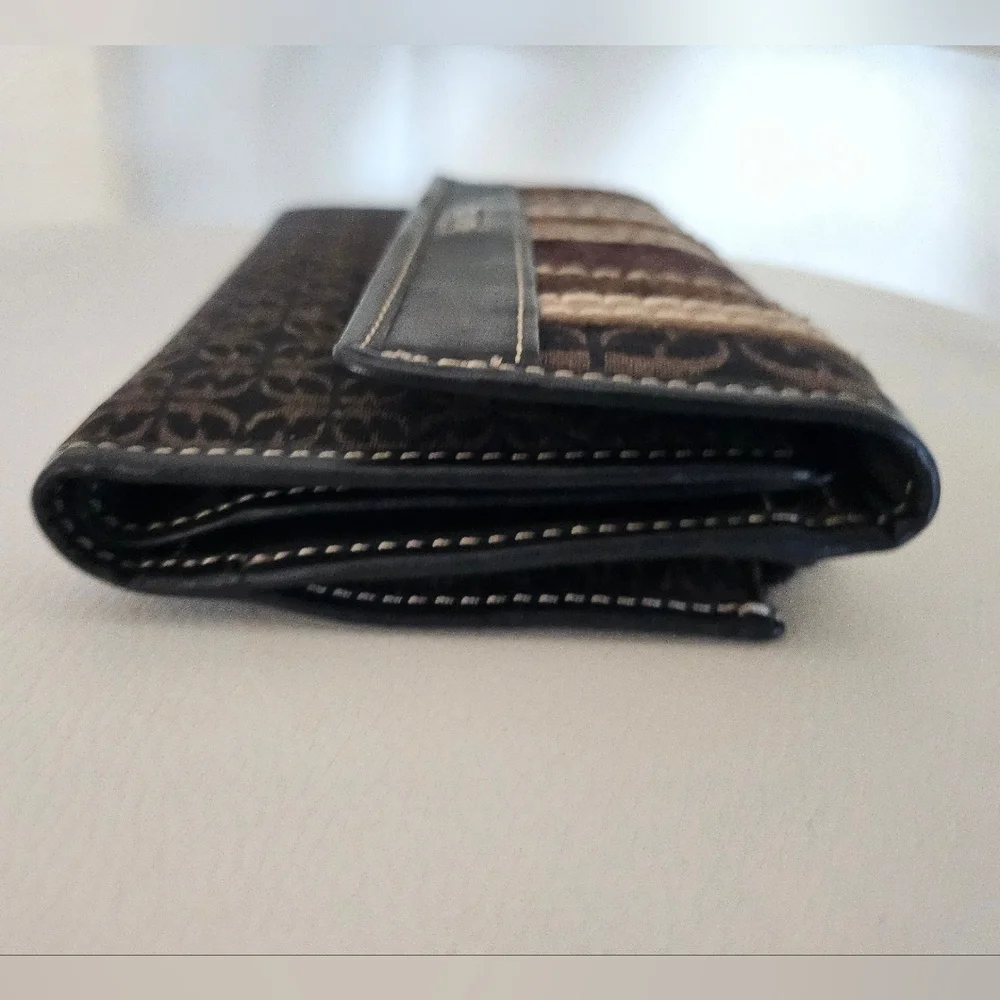 Fossil Brown Multi-Strip Patterned Wallet - Picture 4 of 12